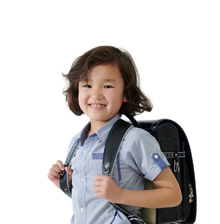 Foto de menino com mochila